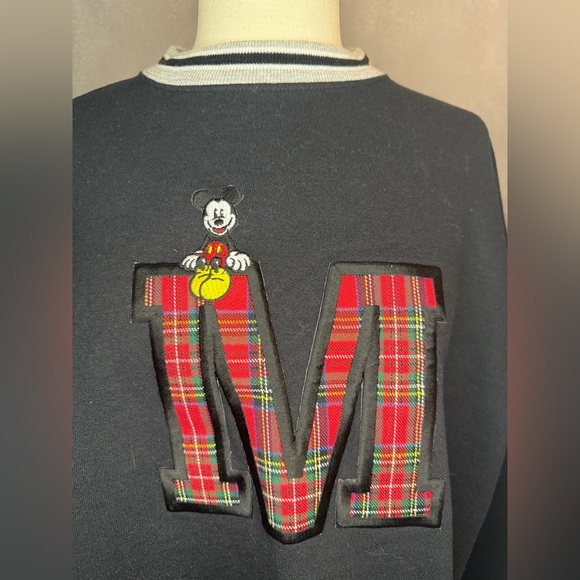 ✨ Vintage Mickey & Co. Disney Crewneck Sweatshirt – Size XL ✨ - Picture 2 of 9